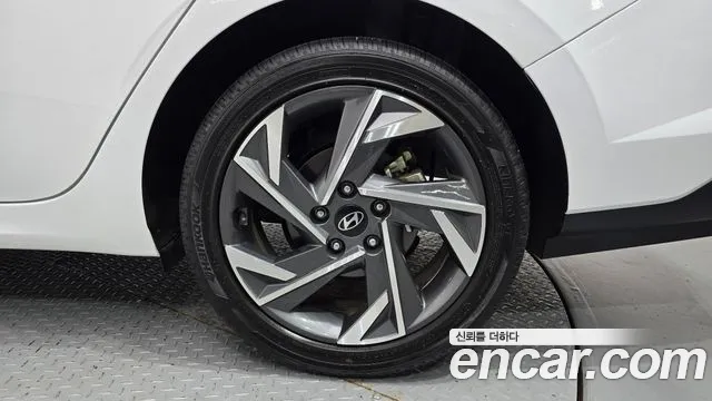 Hyundai Avante CN7 — Фото автомобиля 6