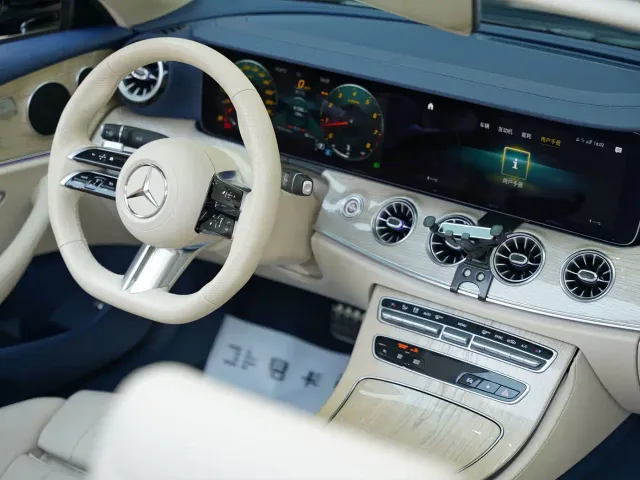 Mercedes-Benz E-Class — Фото автомобиля 17