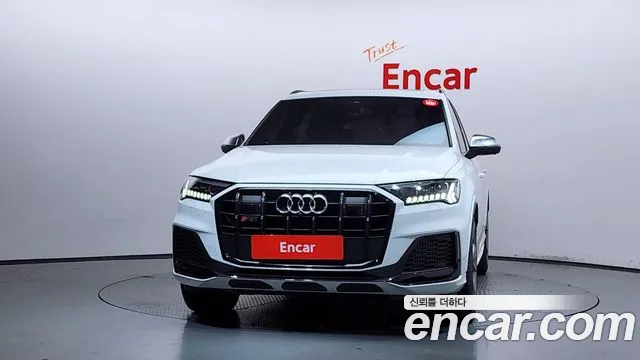 Audi SQ7 — Фото автомобиля 3