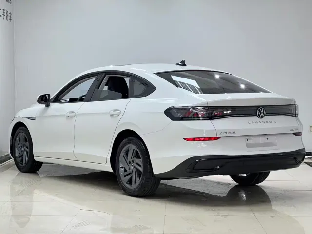Volkswagen Lamando — Фото автомобиля 4