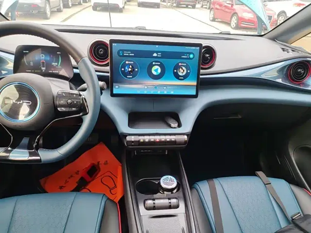 BYD Dolphin — Фото автомобиля 12