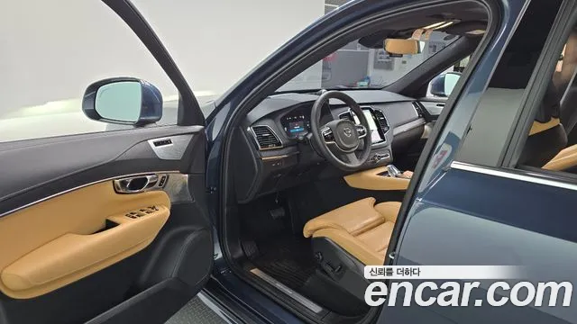 Volvo XC90 — Фото автомобиля 15