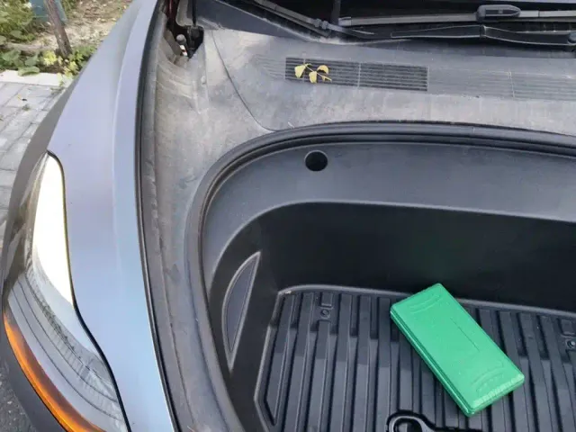 Tesla Model 3 — Фото автомобиля 19