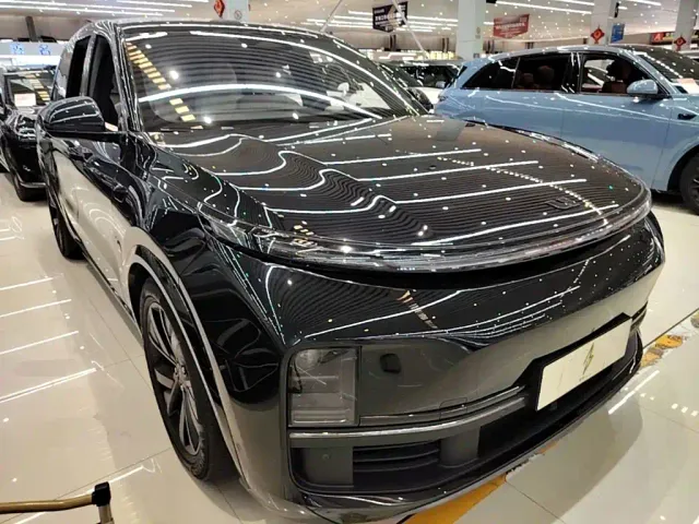 Li Auto L8 — Фото автомобиля 3