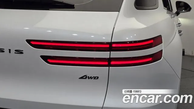 Genesis GV70 — Фото автомобиля 8
