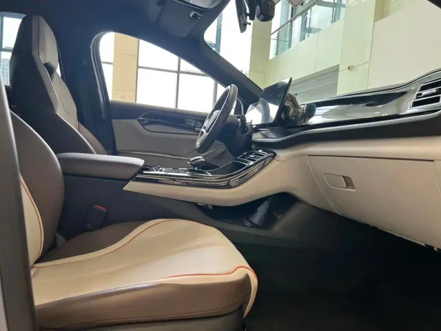 BYD Qin PLUS — Фото автомобиля 12