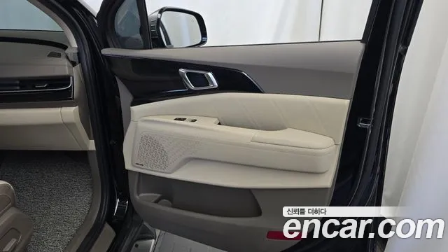 Kia Carnival Generation 4 — Фото автомобиля 14