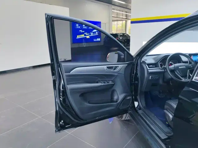 Haval M6 — Фото автомобиля 7