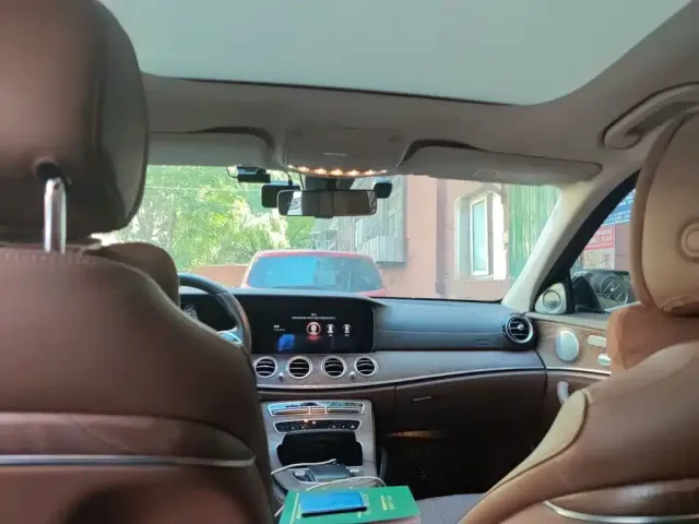 Mercedes-Benz E-Class — Фото автомобиля 19