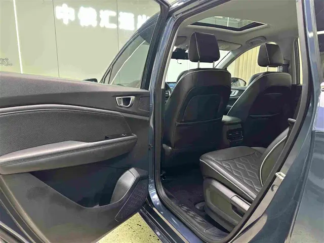 Wuling Jiachen — Фото автомобиля 17