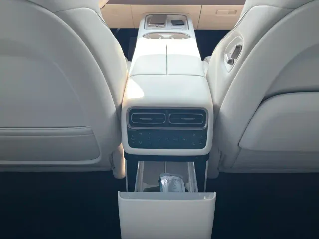 Li Auto i6 — Фото автомобиля 18