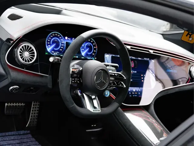 Mercedes-Benz EQE AMG — Фото автомобиля 14