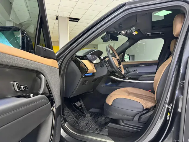 Land Rover Range Rover Sport — Фото автомобиля 4