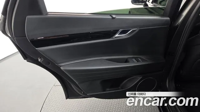 Genesis G80 RG3 — Фото автомобиля 14