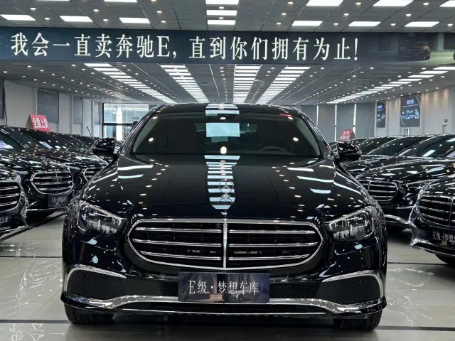 Фотография автомобиля — Mercedes-Benz E-Class