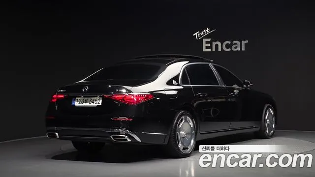 Mercedes-Benz S-Class — Фото автомобиля 2