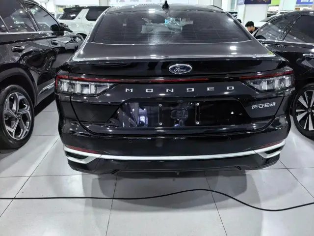 Ford Mondeo — Фото автомобиля 10