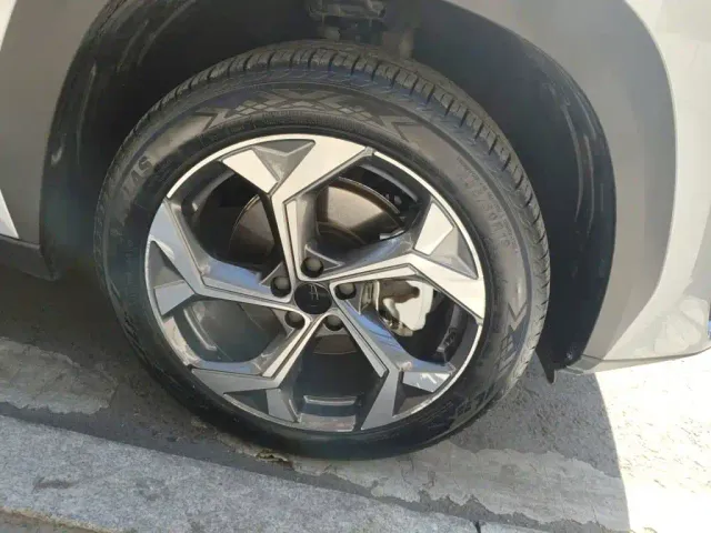 Geely Boyue L — Фото автомобиля 8