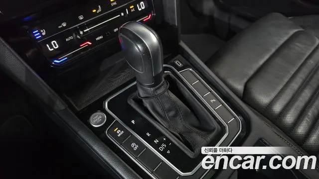 Volkswagen Passat — Фото автомобиля 12