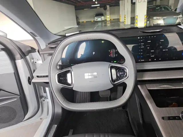 Geely Galaxy E8 — Фото автомобиля 11
