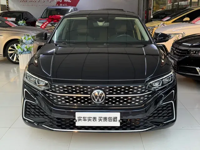 Volkswagen Passat — Фото автомобиля 2