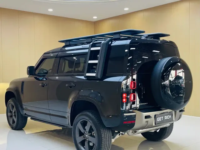 Land Rover Defender — Фото автомобиля 7