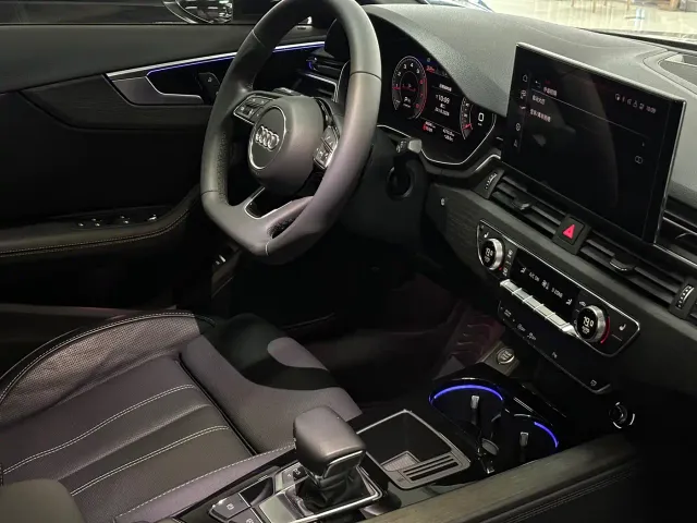 Audi A4L — Фото автомобиля 13