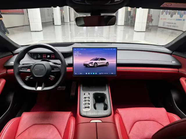 Xiaomi SU7 — Фото автомобиля 14