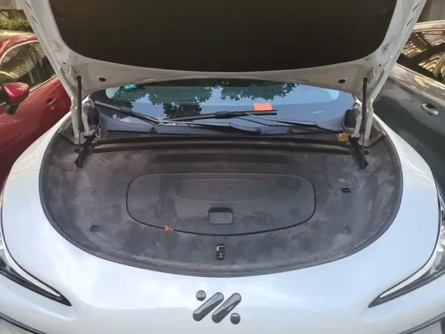 IM Motors LS6 — Фото автомобиля 21