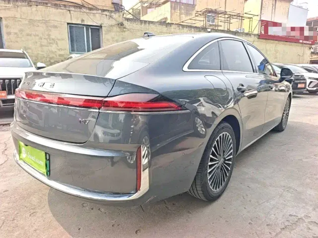 Roewe M7 DMH — Фото автомобиля 6