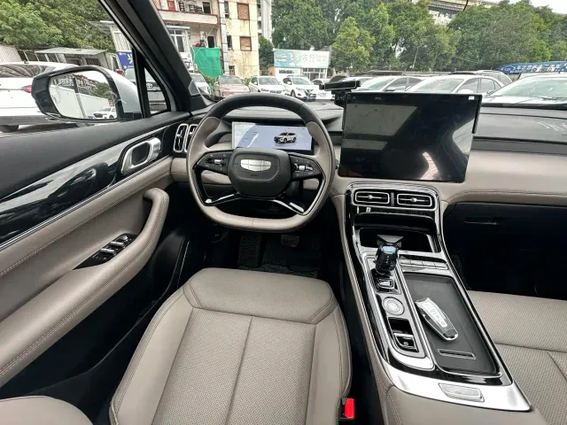 Geely Boyue L — Фото автомобиля 16