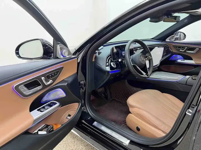 Mercedes-Benz E-Class — Фото автомобиля 11