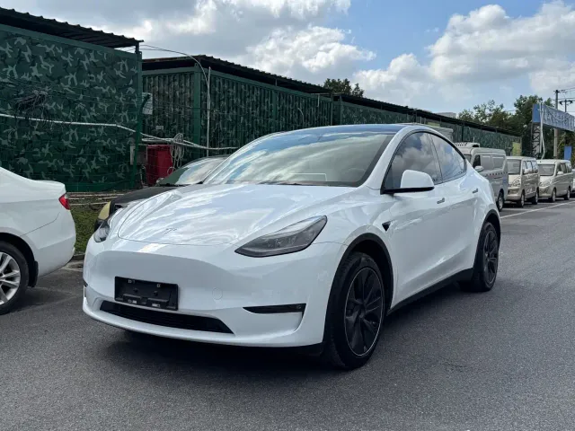 Фотография автомобиля — Tesla Model Y