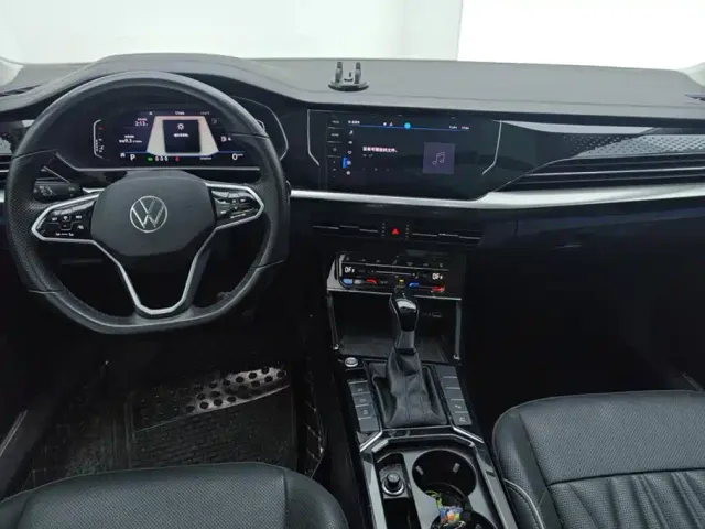 Volkswagen Passat — Фото автомобиля 12