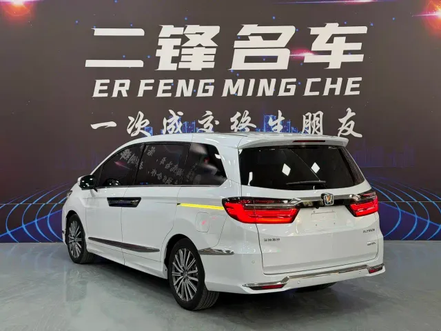 Honda Elysion — Фото автомобиля 6