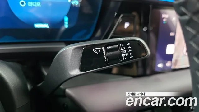 Porsche Macan Electric — Фото автомобиля 25
