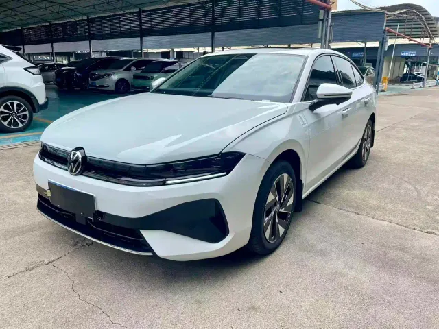 Фотография автомобиля — Volkswagen Sagitar