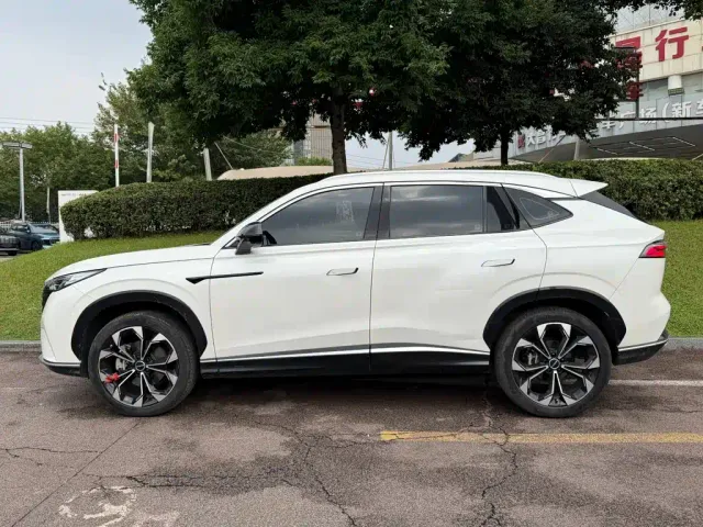 Roewe RX5 — Фото автомобиля 3
