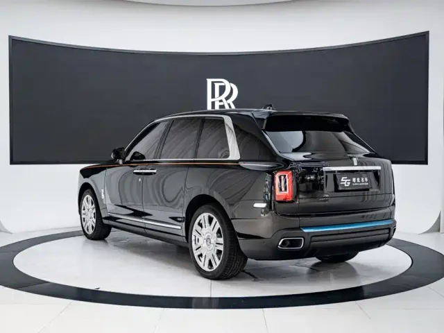 Rolls-Royce Cullinan — Фото автомобиля 6