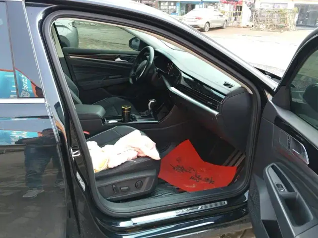Volkswagen Passat — Фото автомобиля 8