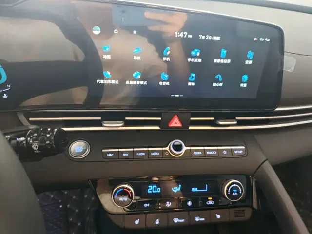 Hyundai Elantra — Фото автомобиля 12