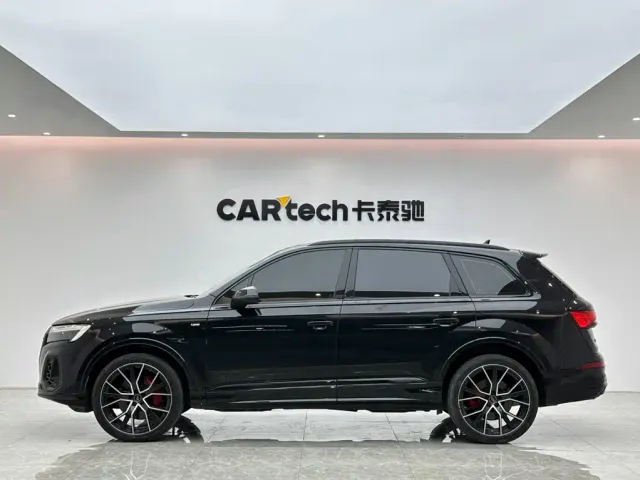 Audi Q7 — Фото автомобиля 2