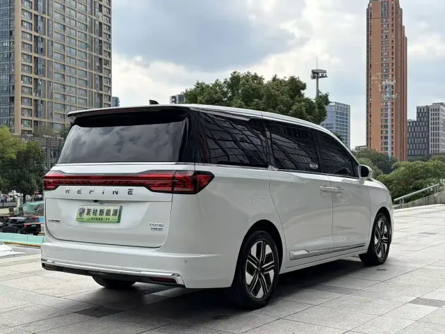 JAC Refine RF8 PHEV — Фото автомобиля 5