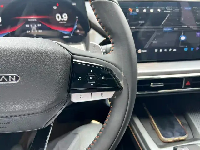 Changan Z6 — Фото автомобиля 25
