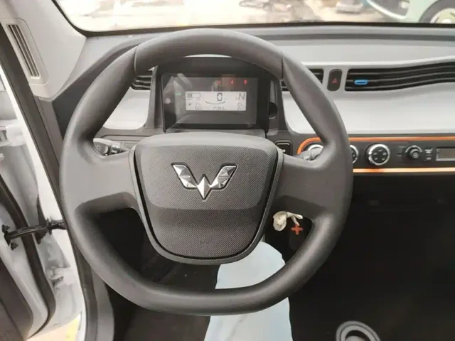 Wuling Hongguang Mini EV — Фото автомобиля 10