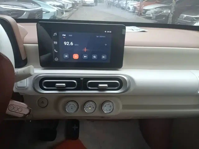 Wuling Hongguang Mini EV — Фото автомобиля 12