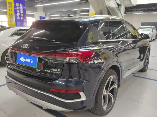 Audi Q4 e-tron — Фото автомобиля 3
