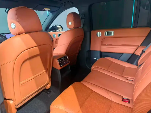 Li Auto L6 — Фото автомобиля 10