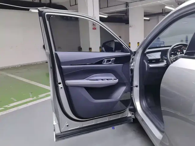 Changan Z6 — Фото автомобиля 7
