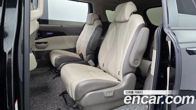 Kia Carnival 4th Gen — Фото автомобиля 18
